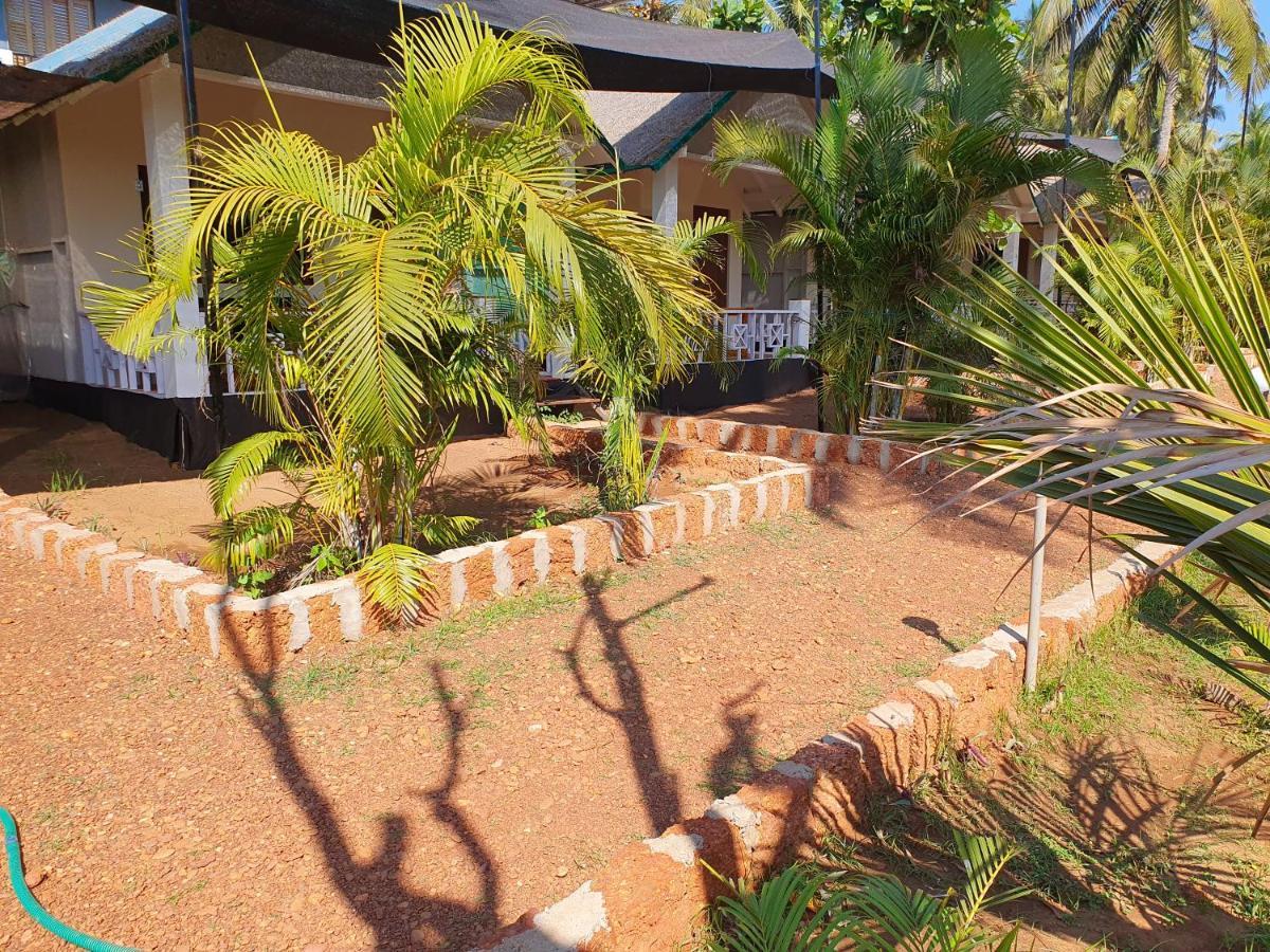 Saxony Beach Huts Agonda Exterior photo